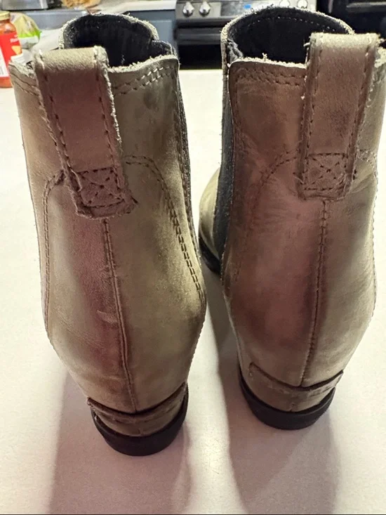 Sorel Grey Ankle Boots with Black Elastic - Picture 4 of 6